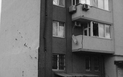 What happens to a building after an earthquake?