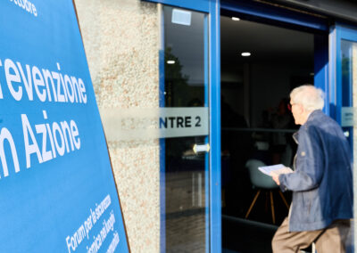 Banner del forum Prevenzione in Azione all'ingresso della sede Eucentre di Pavia