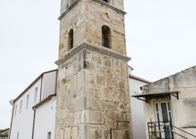 Il campanile in pietra di San Michele Arcangelo a Grottaminarda (Avellino), protetto dal sistema ISAAC
